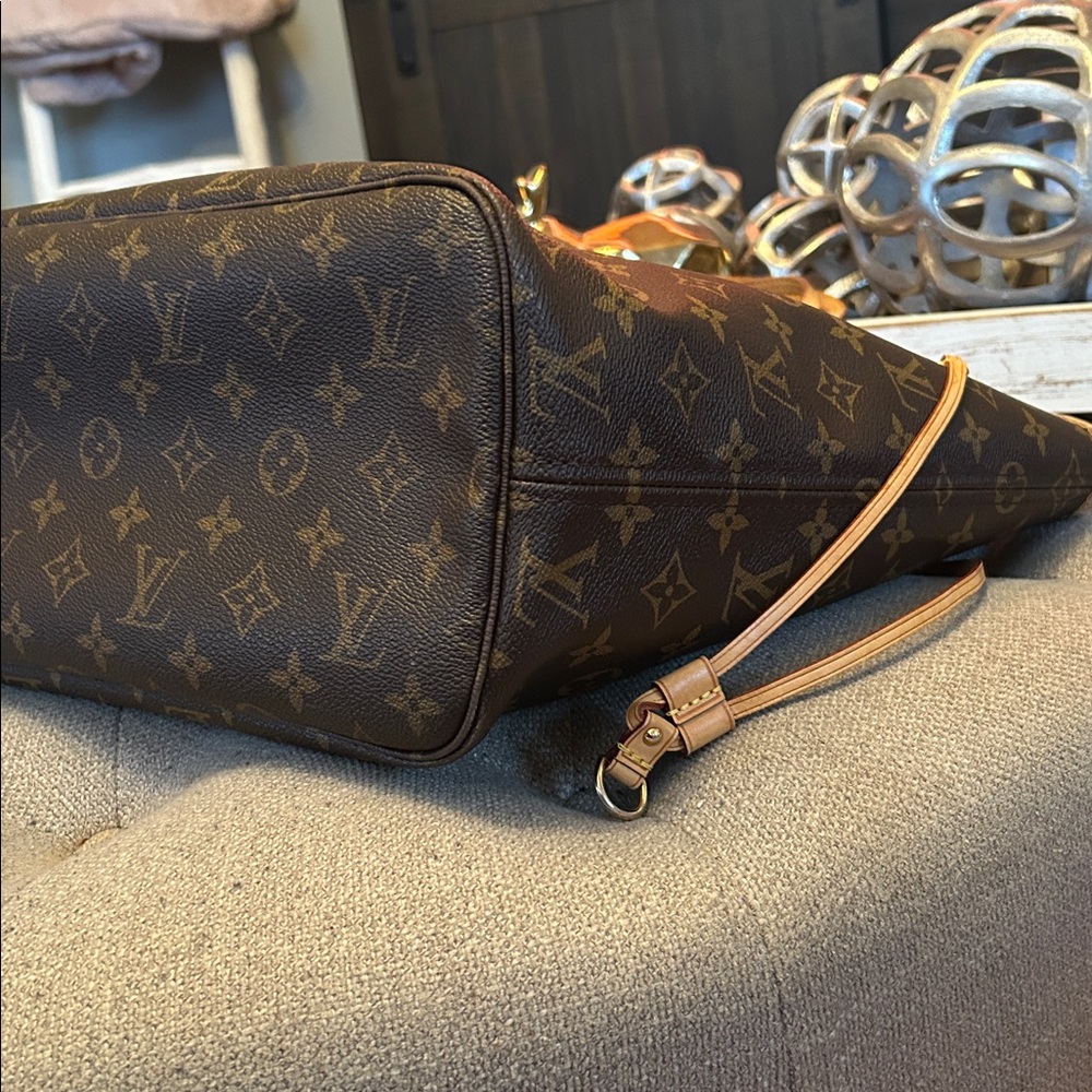 Louis Vuitton Neverfull Beige Monogram MM shoulder bag - Picture 10 of 16